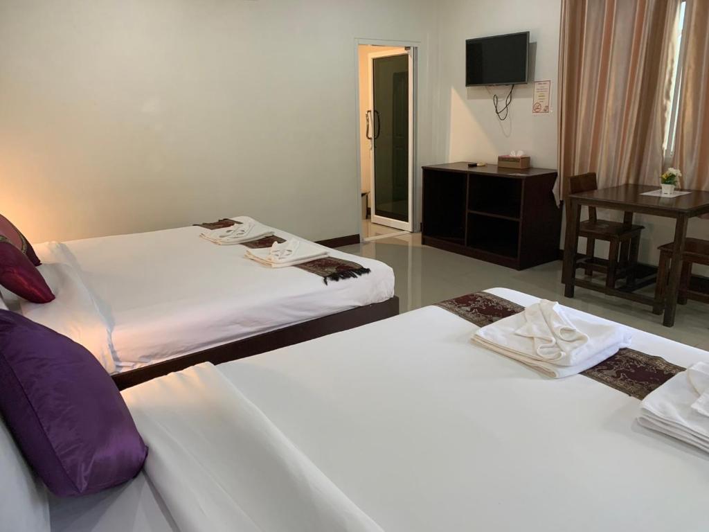 Phuket Airport Villa - Resim 17