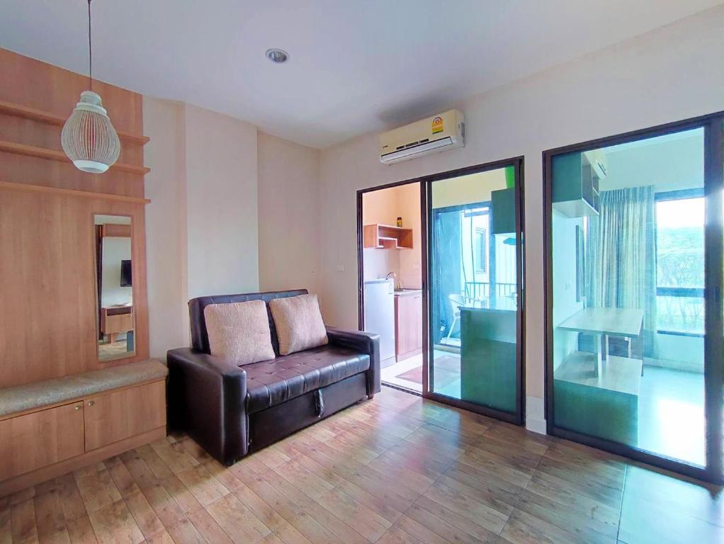 Deluxe Room at Tree Boutique Condo by Suwan Style Agency - Resim 13