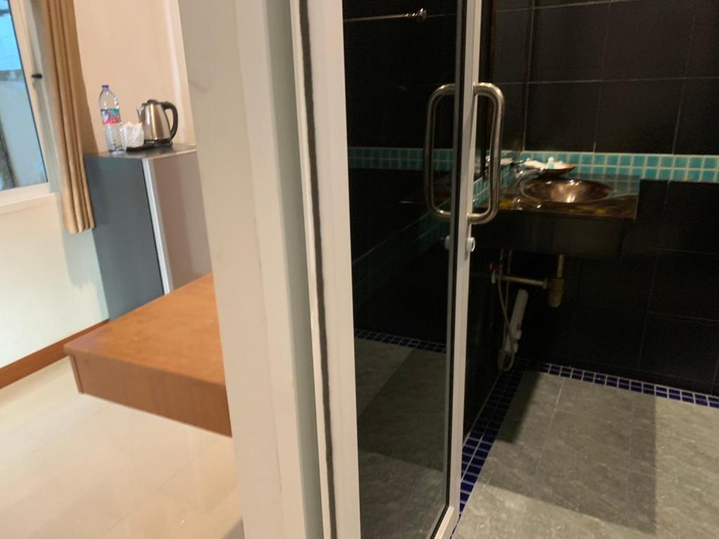 Phuket Airport Villa - Resim 24