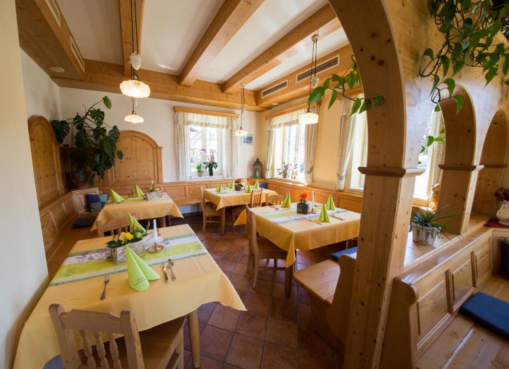Restaurace v ubytování Gasthof Leibenfelderstub'n