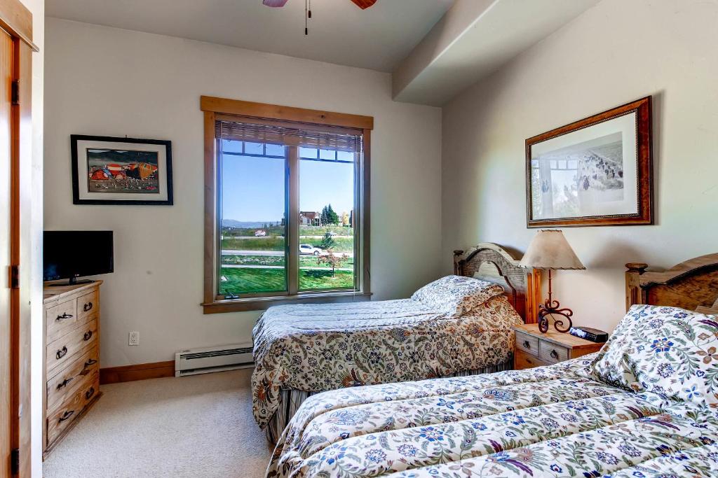 EagleRidge Lodge and Townhomes - Three-Bedroom Apartment
