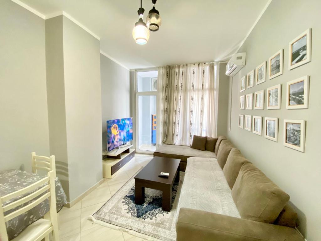 Pleasing Place with free parking on site in Tirana Komuna e Parisit