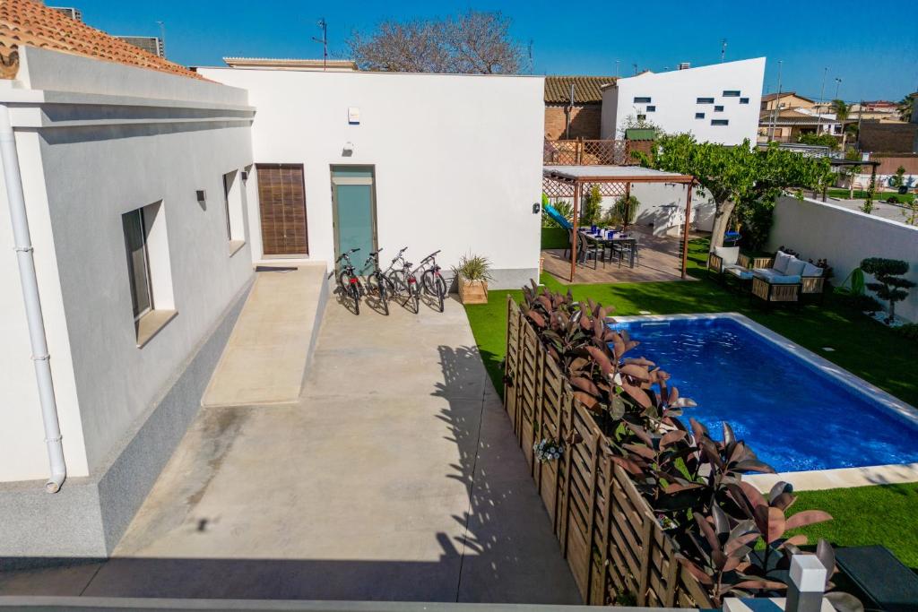 Bazén v ubytování Casa Turón nebo v jeho okolí