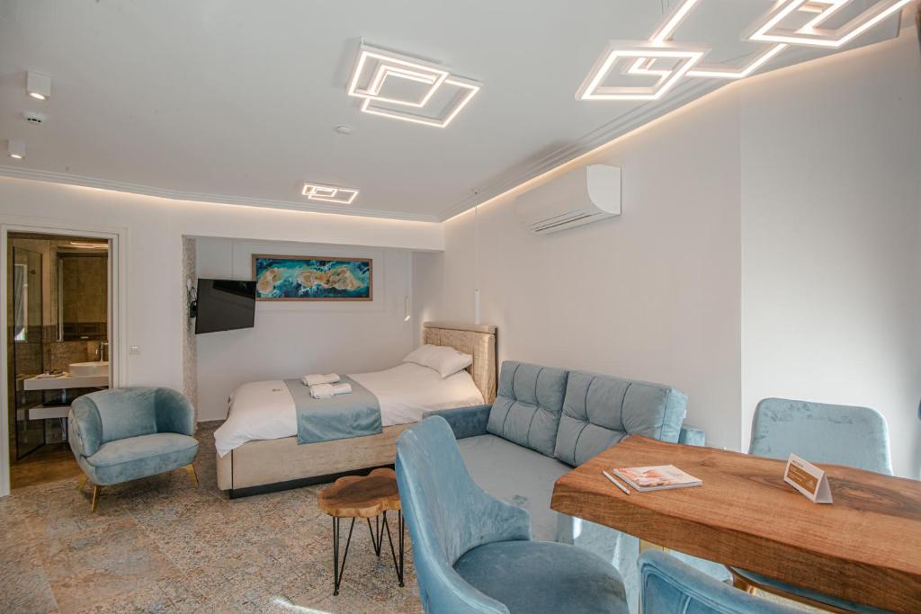Lazar Lux Suites - Ammoudara - 2