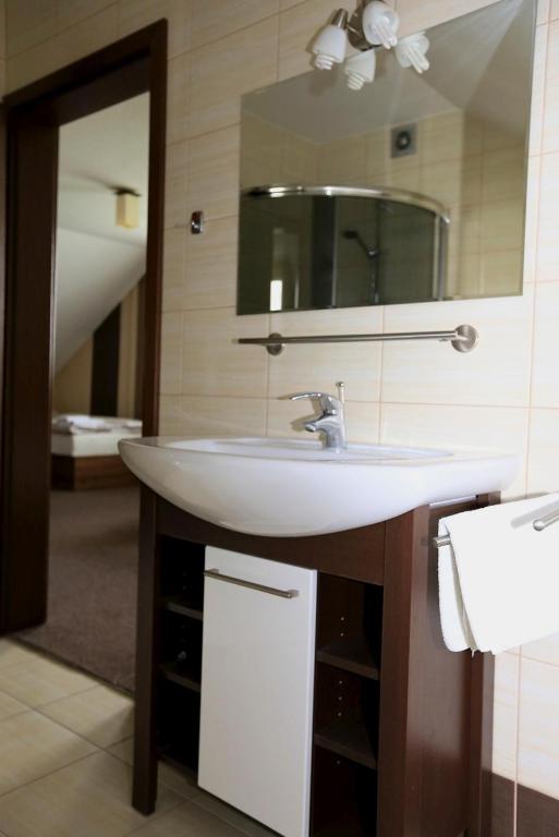 10 Bed And Breakfast - 6