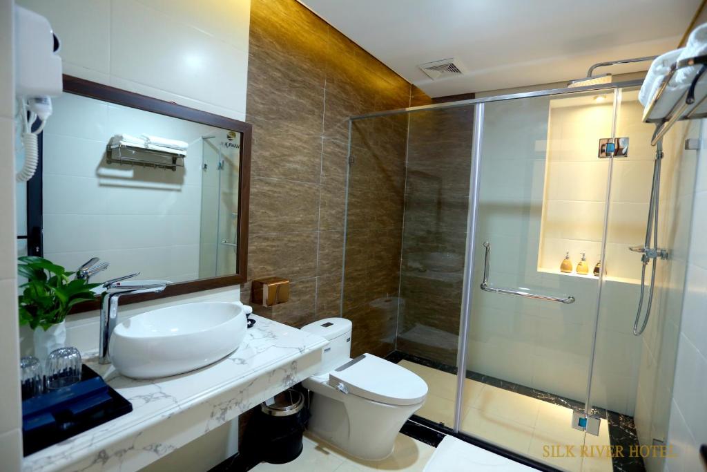 Phòng tắm tại Silk River Hotel Ha Giang