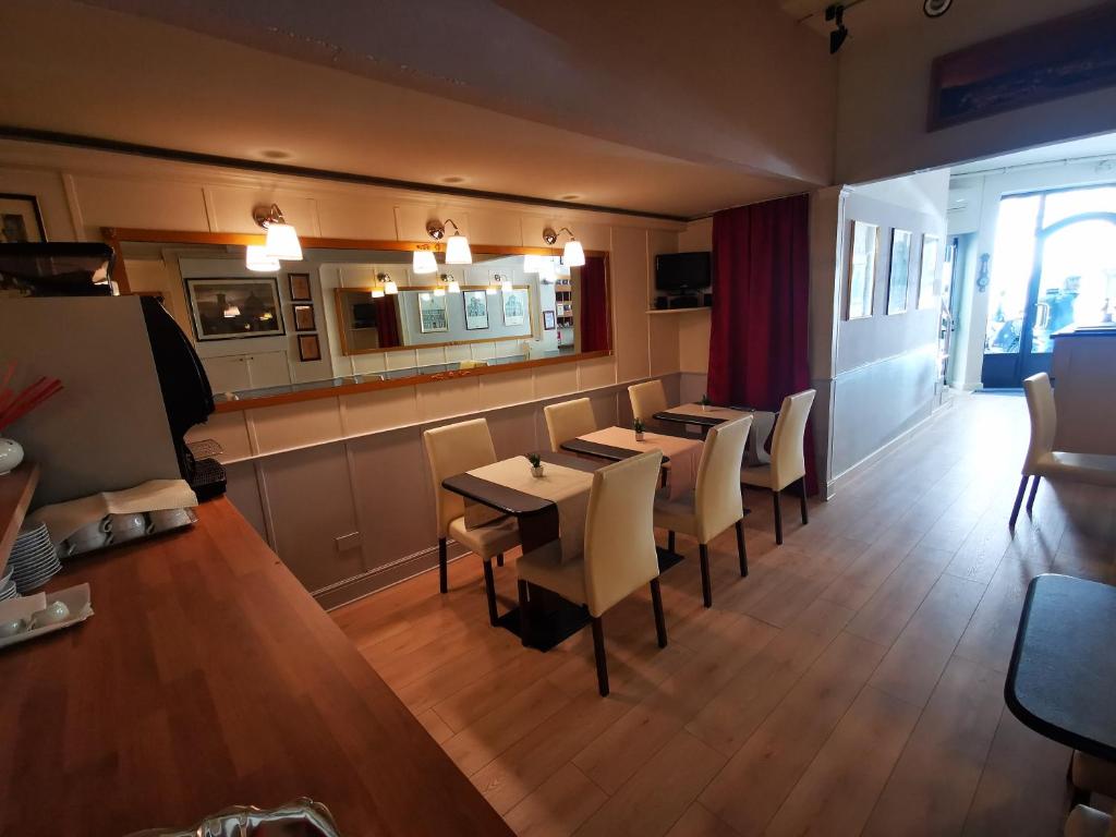 Hotel Balcony - Resim 35