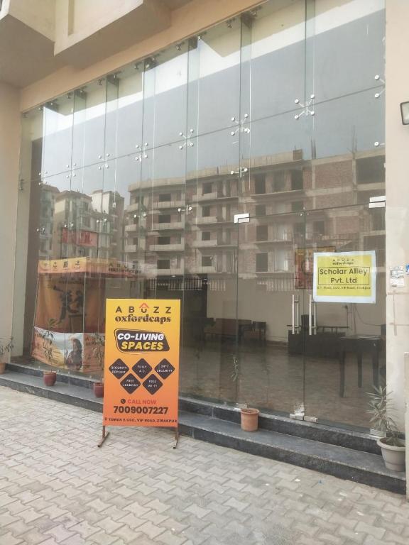 Certifikát, hodnocení, plakát nebo jiný dokument vystavený v ubytování Abuzz Oxfordcaps CCC Zirakpur, Chandigarh