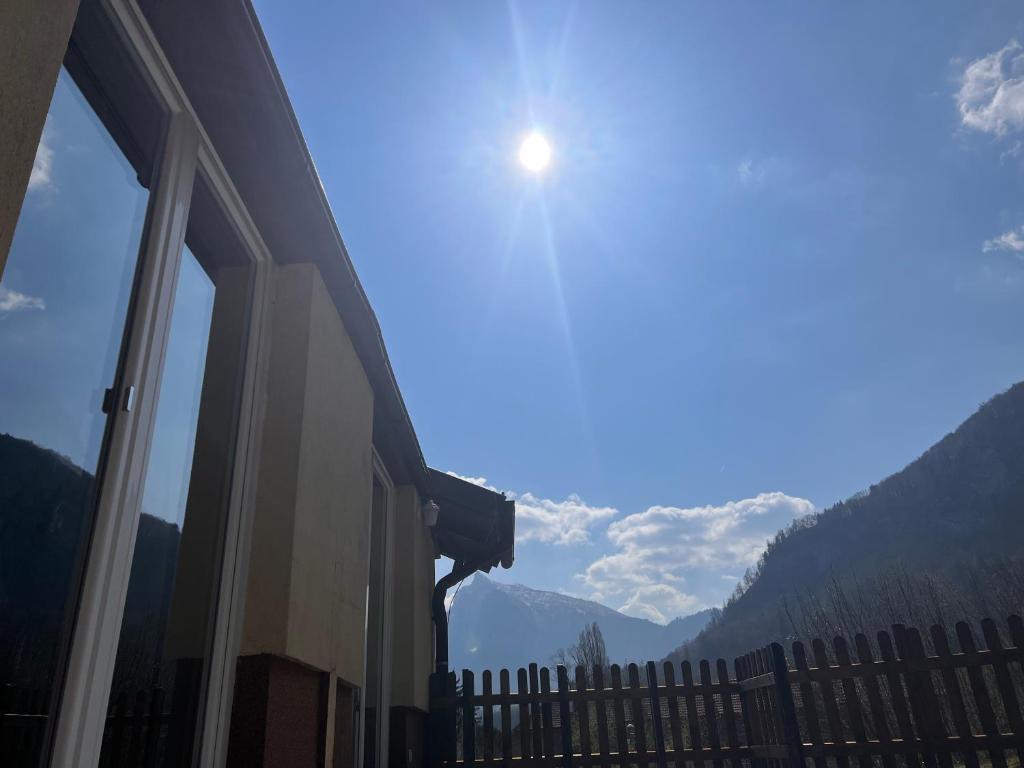 Een algemene foto van de bergen of uitzicht op de bergen vanuit het appartement