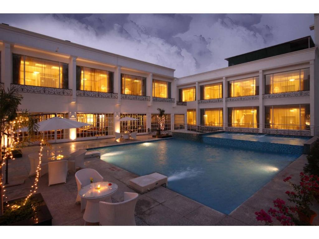 Bazén v ubytování FAIRLIE HOTELS & RESORTS nebo v jeho okolí