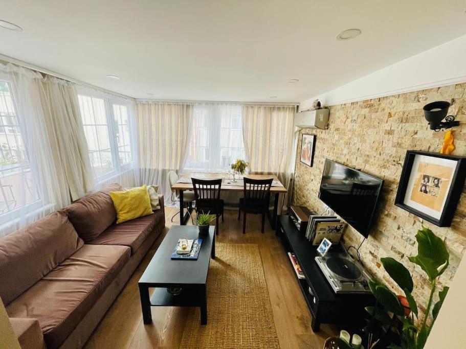 Terrace Flat in the Kadikoy Center, Istanbul Updated 2024 Prices