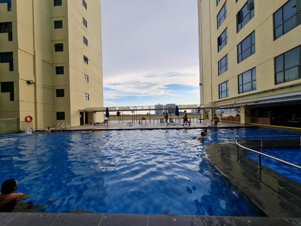 Bazén v ubytování SUN GARDEN Studio and Residences at South China Sea Place Suites nebo v jeho okolí