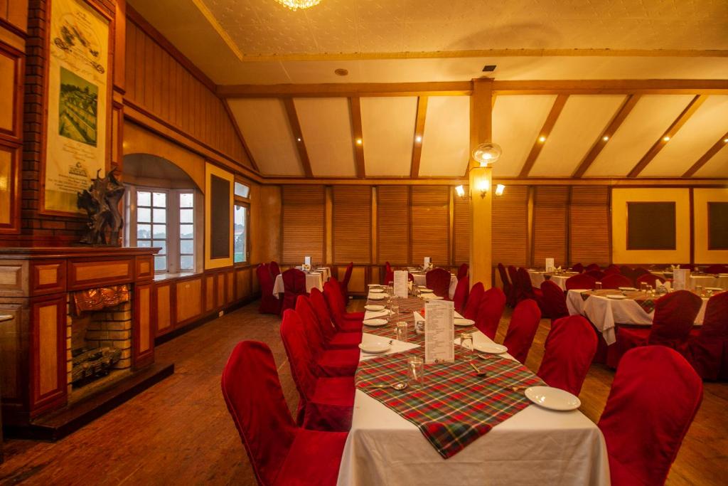 Restaurace v ubytování Central Heritage Resort & Spa Formerly Fortune ITC Resort