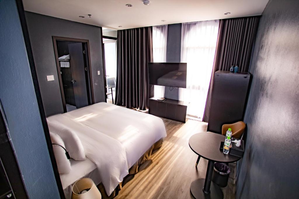 La Maison Boutique Hotel - 17