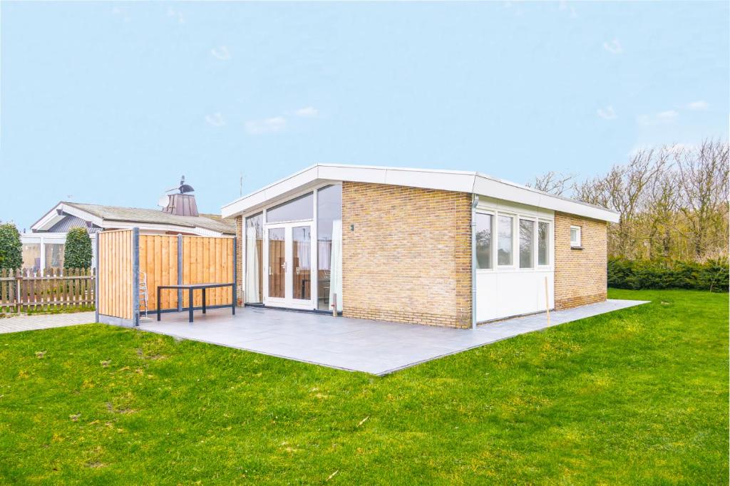 Το κτήριο όπου στεγάζεται  η παραθεριστική κατοικία