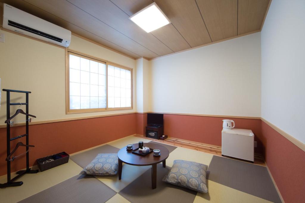 Posezení v ubytování Ebisu Ryokan