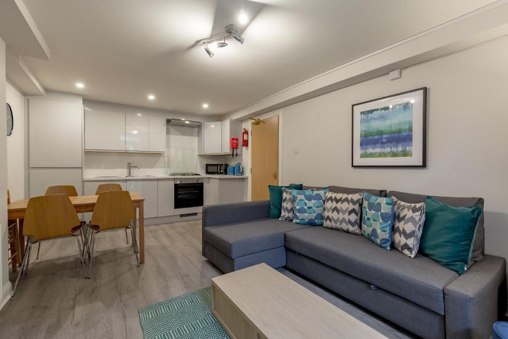 Southside Apartments by Destination Edinburgh - 