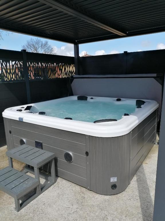 Gîte avec jacuzzi à 30min du Puy Du Fou - Huis Met Drie Slaapkamers