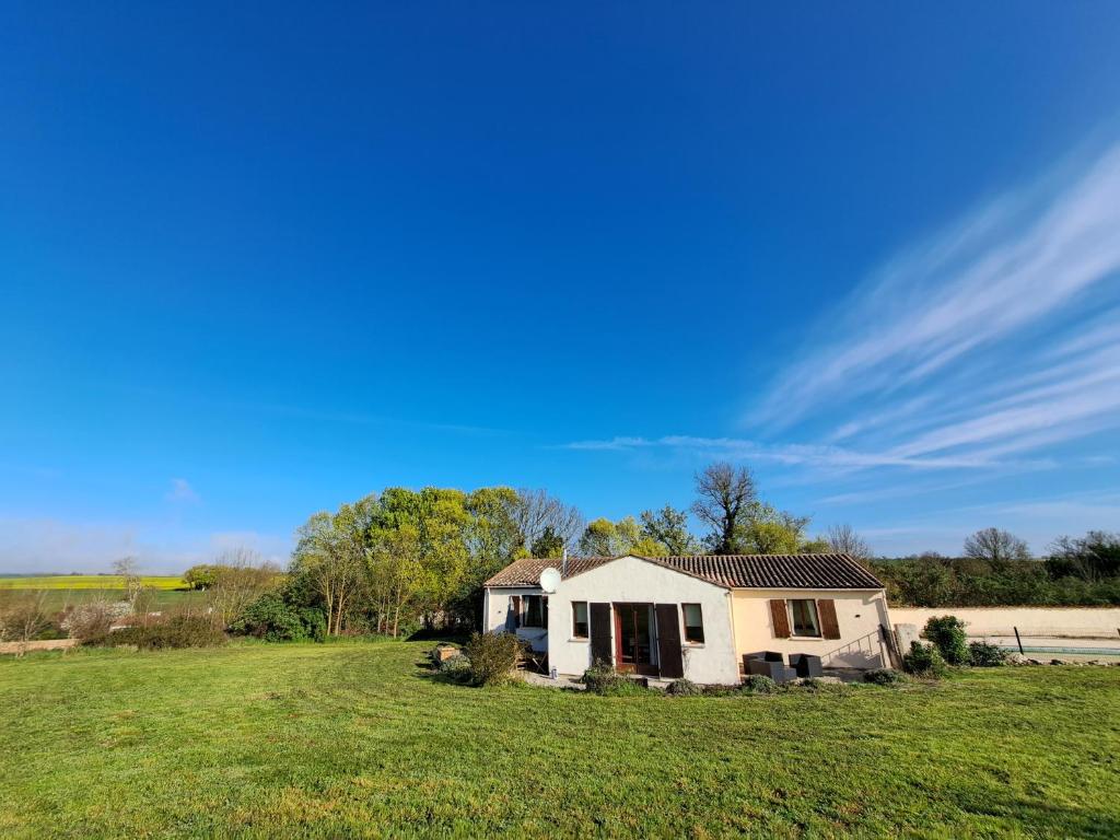 Private Villa with pool France Villa Hirondelles, SaintPierrede