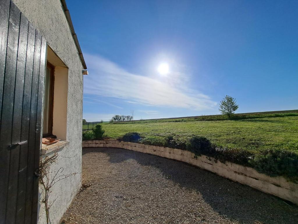Fotografie z fotogalerie ubytování Private Villa with pool France - Villa Hirondelles v destinaci Saint-Pierre-de-Juillers