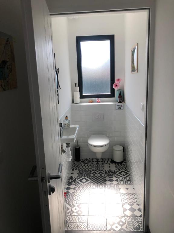 Kúpeľňa v ubytovaní La Villa Préfaillaise