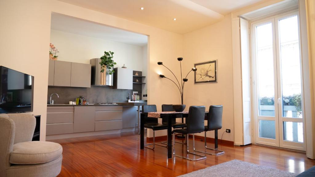 BUENOS AIRES LUXURY APARTMENT ]MILANO 5 MIN. DUOMO, Milan, Italy