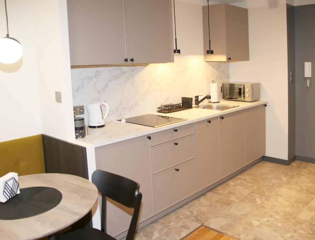 Falcon Apartment Center 2 Metro Złote Tarasy - 8