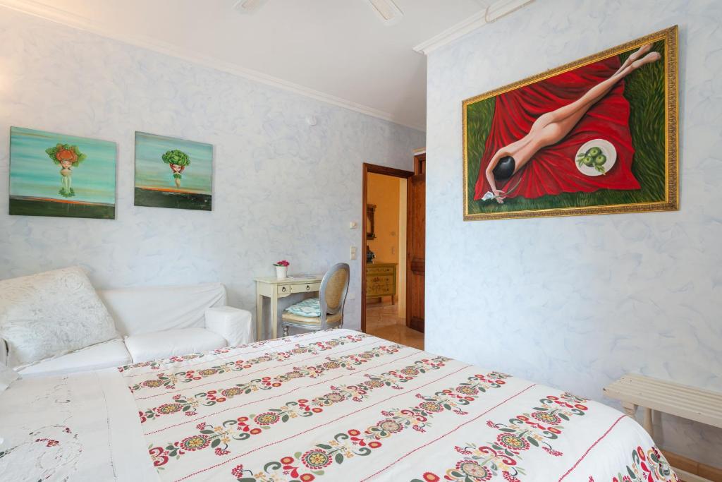 Postel nebo postele na pokoji v ubytování Villa Korema en Portocolom, Pool, Bbq, Wifi