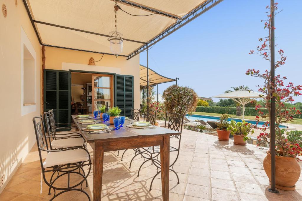 Balkón nebo terasa v ubytování Villa Korema en Portocolom, Pool, Bbq, Wifi