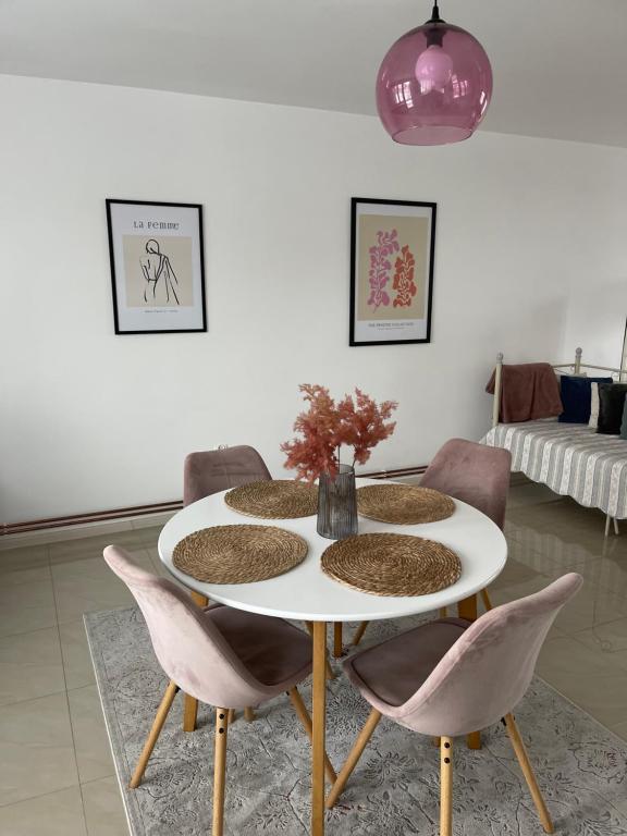 Posedenie v ubytovaní Apartamenty Cud Miód