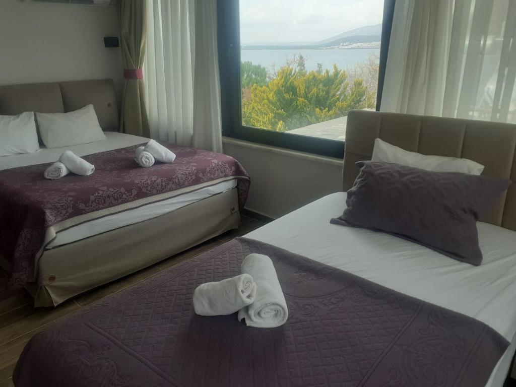 AKBÜK TAŞ OTEL - Triple Chambre Avec Vue Sur La Mer