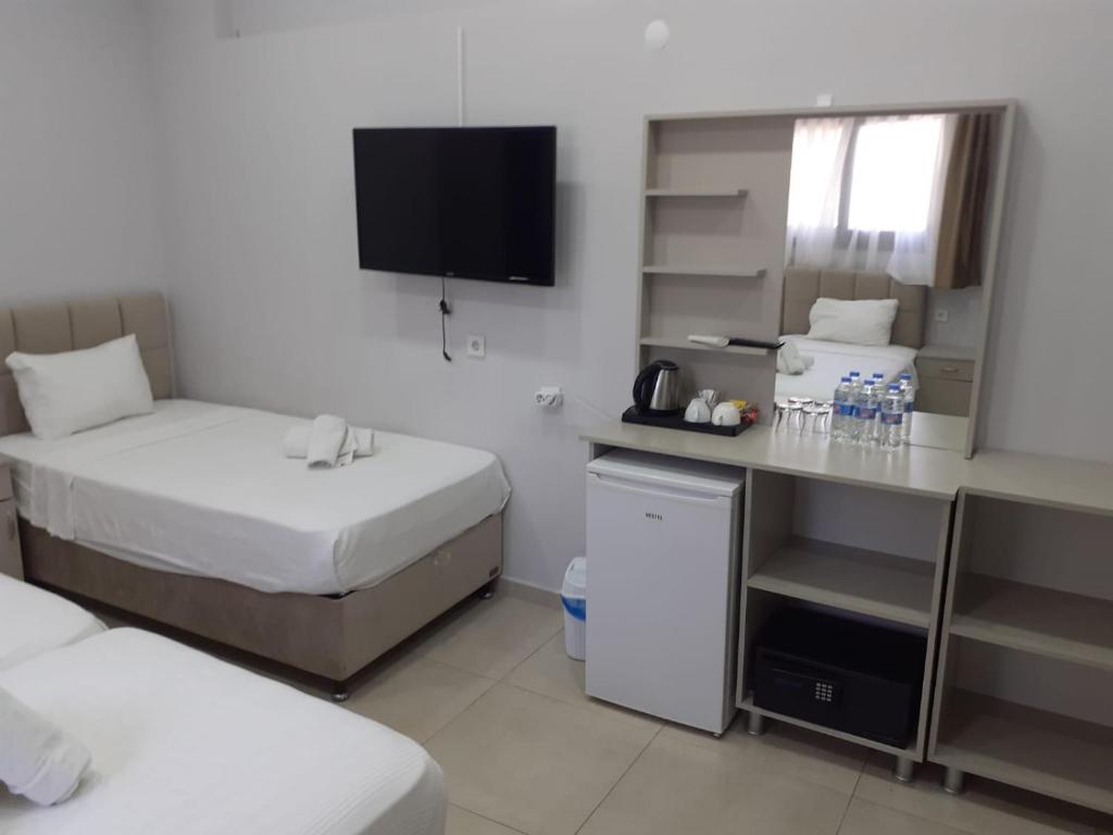 AKBÜK TAŞ OTEL - Triple Chambre Avec Vue Sur Le Jardin