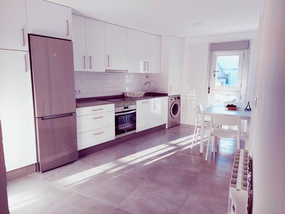Fotografia z galérie ubytovania AlQUILO PISO NUEVO CENTRO DE PORTONOVO-SANJENJO v destinácii Sanxenxo