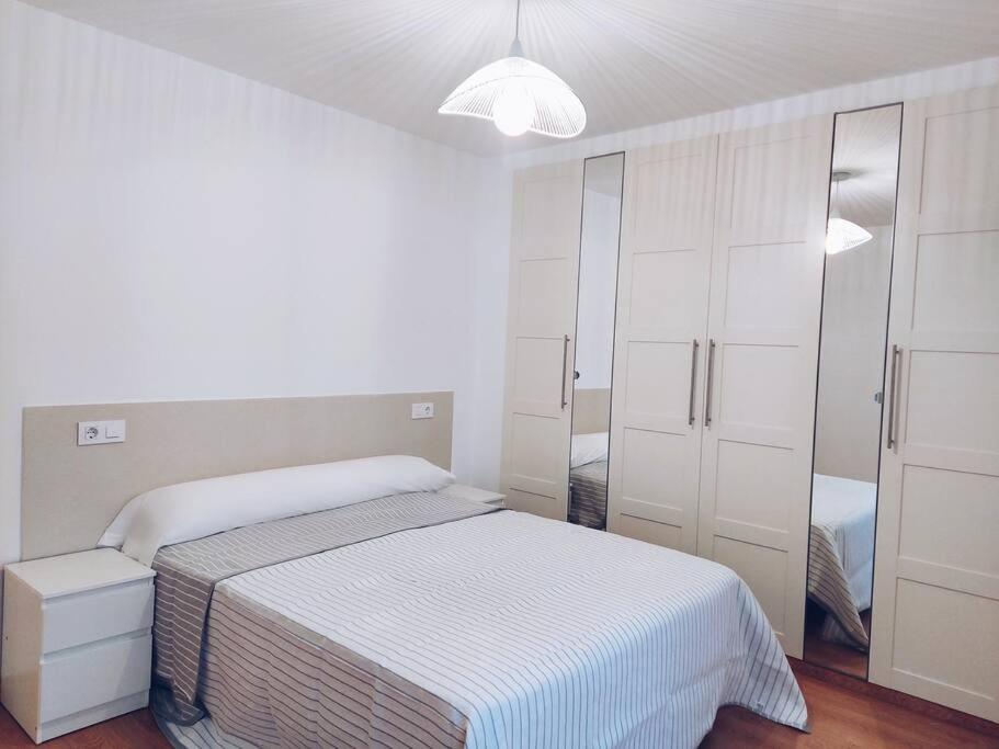 Fotografia z galérie ubytovania AlQUILO PISO NUEVO CENTRO DE PORTONOVO-SANJENJO v destinácii Sanxenxo