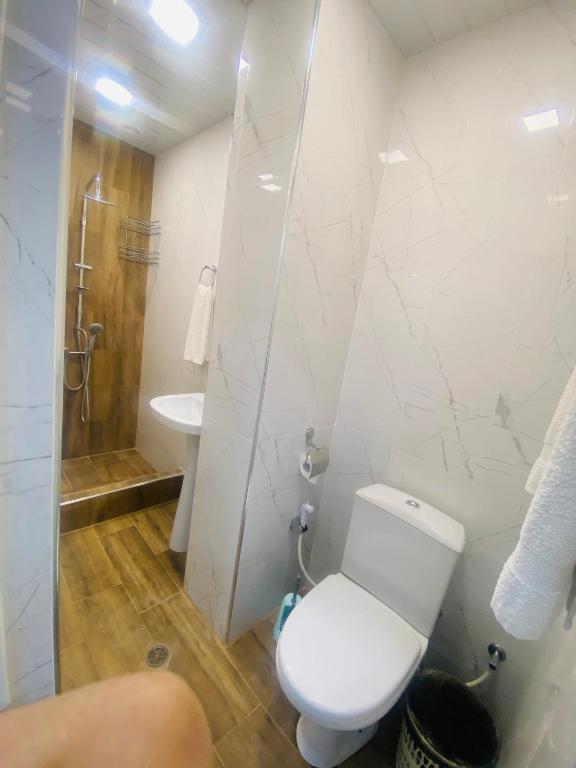 Koupelna v ubytování HOTEL N1