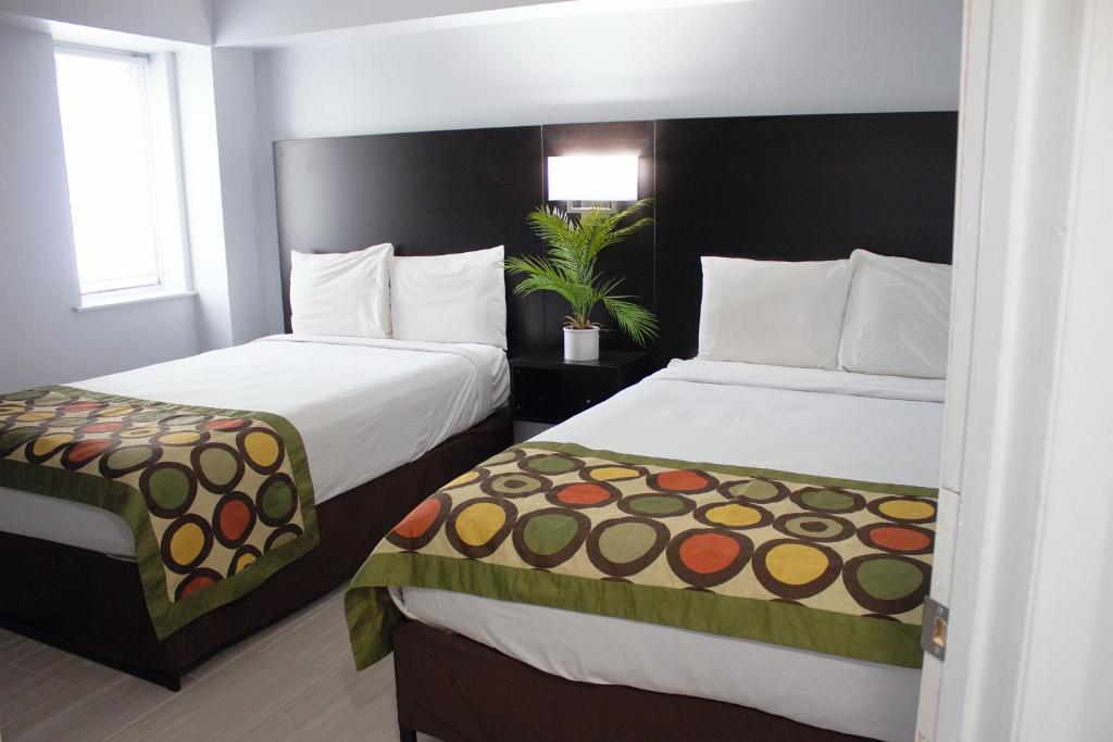 Sun & Sand Resort Oceanfront Suites - Ocean Front Suite Lower Floor