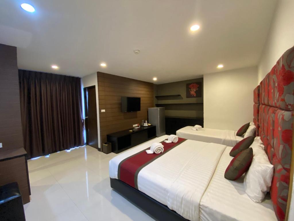 
Deluxe Triple Room
