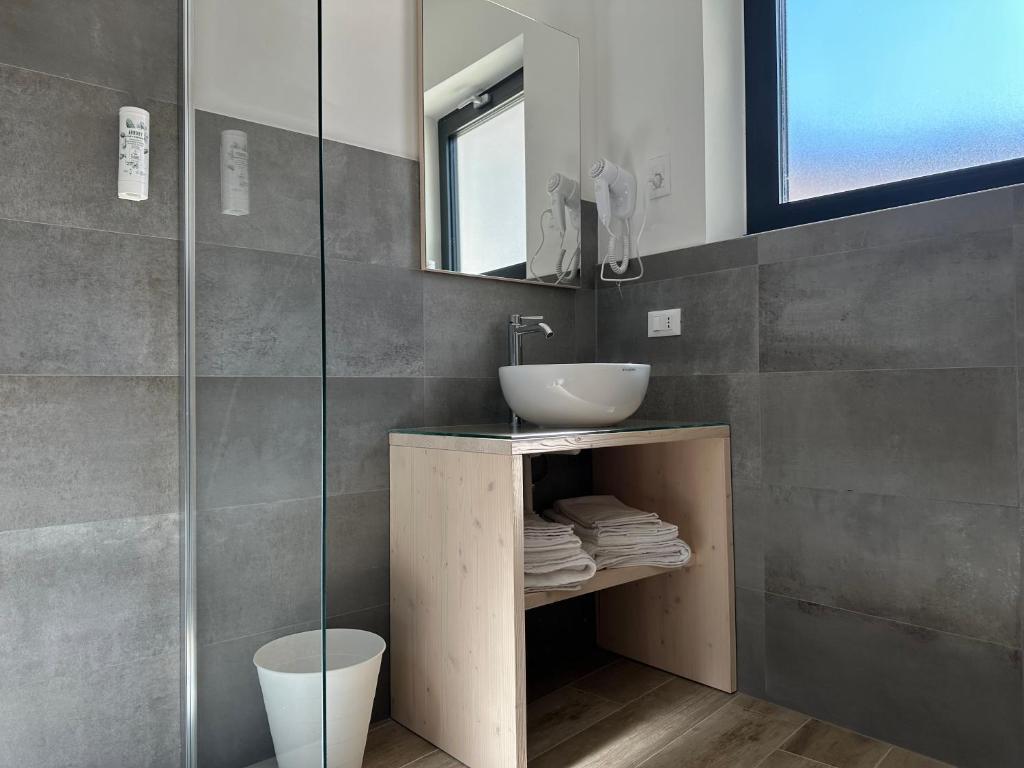 A bathroom at Agritur La Corte dei Ciliegi