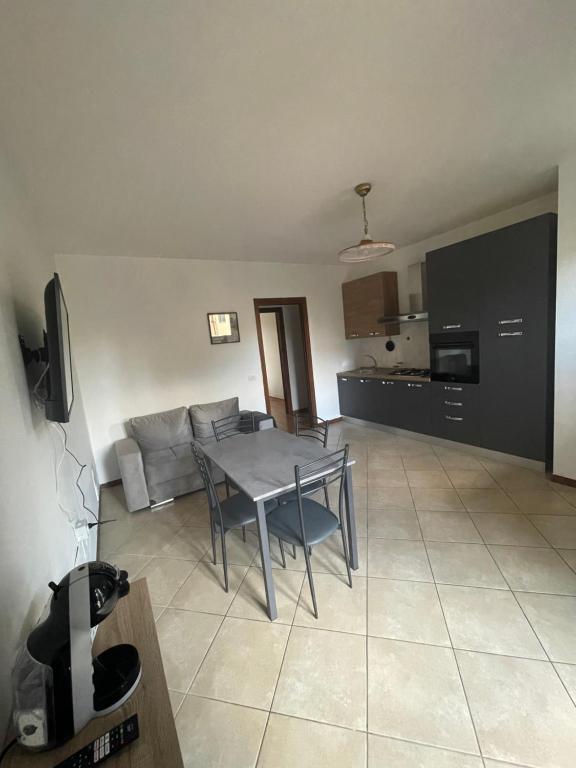 Η κουζίνα ή μικρή κουζίνα στο Casa Anna-Appartamento con garage-