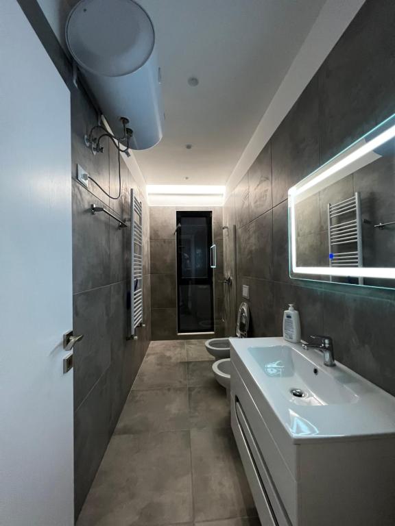 Comfort Inn ll - Image 5