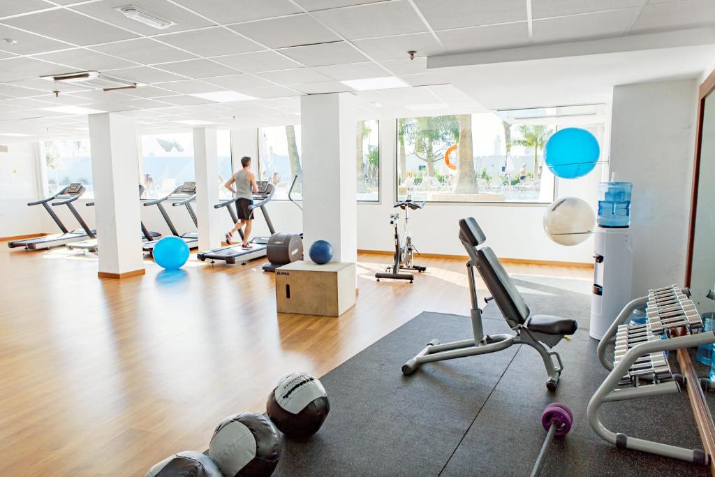 Fitness centrum a/nebo fitness zařízení v ubytování Sunprime Atlantic View Suite & Spa