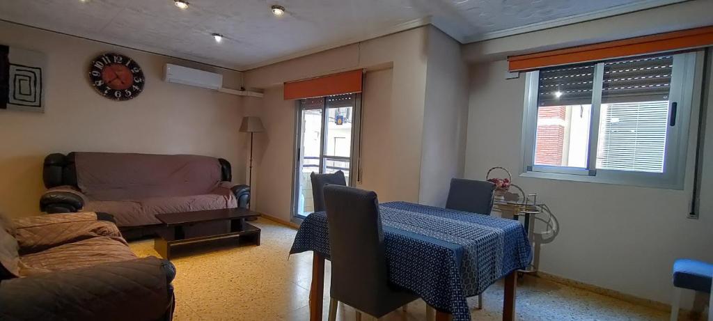 Piso Colon, Paiporta – Updated 2023 Prices