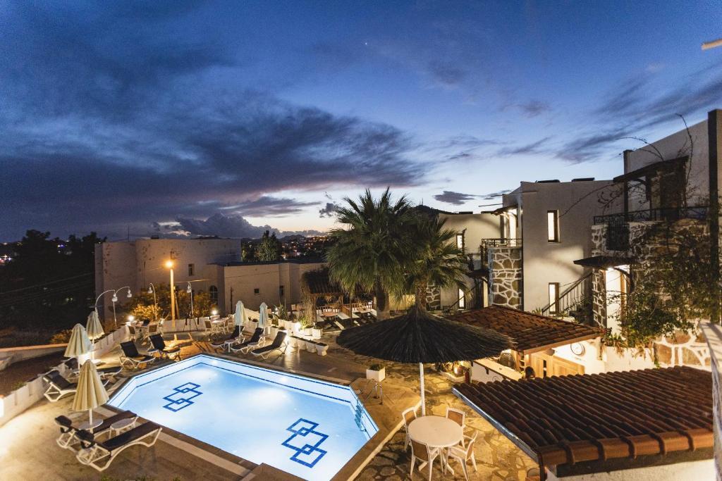 Bazén v ubytování Bodrum Vera Hotel nebo v jeho okolí