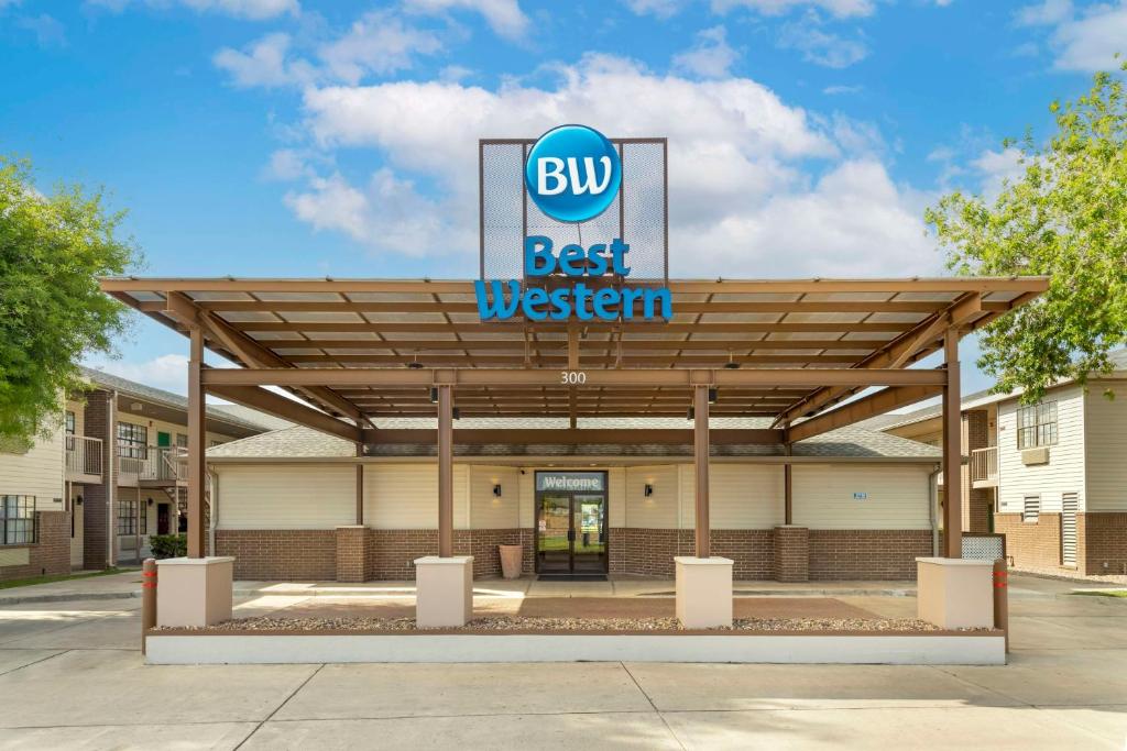a building with a big best western sign on it at Best Western McAllen Medical Center in McAllen
