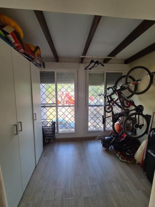 Jízda na kole v ubytování Apartamento cerca del mar nebo okolí