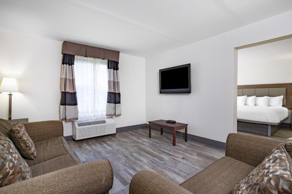 Ramada by Wyndham Hendersonville - King Studio Suite - Niet -roken