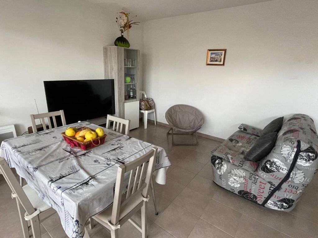 Posedenie v ubytovaní Appartement 3 pièces avec terrasse et jardin, proche plage et commerces, 2 parkings, Argelès-sur-Mer - FR-1-225-773