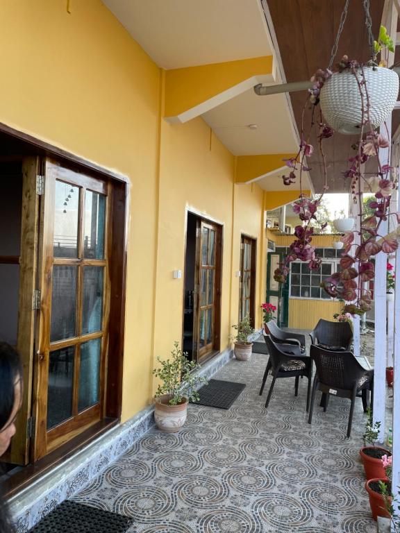 Balkón nebo terasa v ubytování Darjeeling BnB