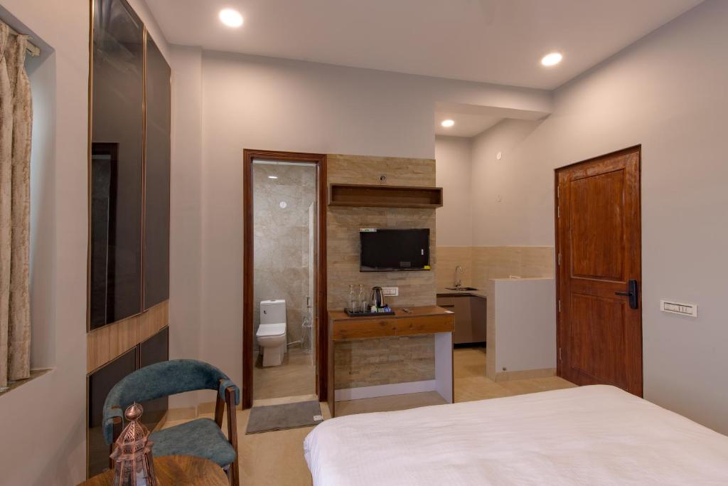 Kailasham Stay - Standard Double Room