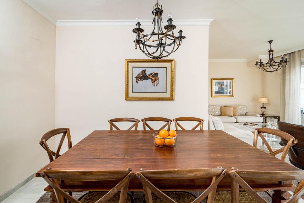 Fotografia z galérie ubytovania Andalusian Elegance apartment in El Paraiso with 360 views over Sea and Mountains v destinácii Estepona